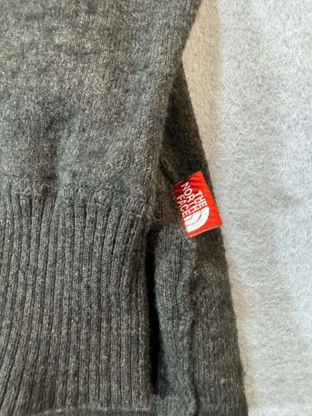 The North Face Men's Half-Zip sweater brown